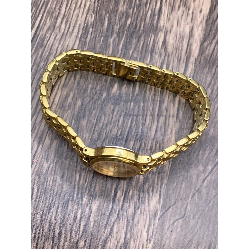 Regency Ladies gold-tone Watch Beautiful Band New Battery Working